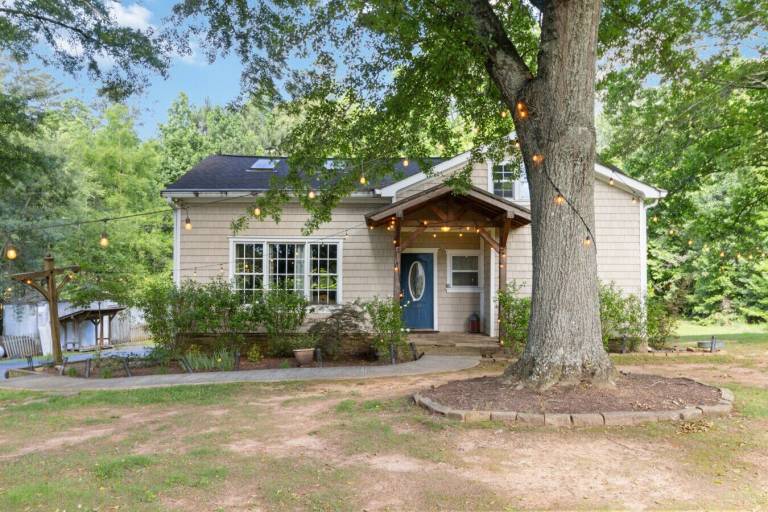 House Suwanee
