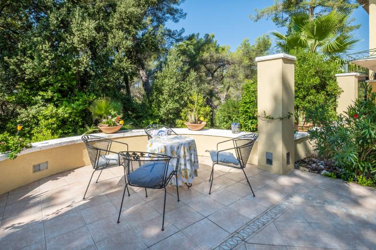 Charming property in Saint-Paul-de-Vence – Mediterranean luxury for body and mind — photo 3