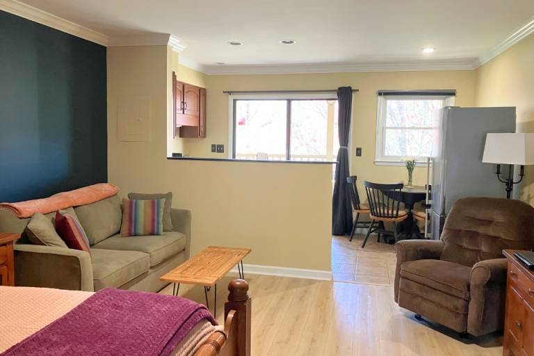 Wonderful vacation home with heated pool & hot tub | Pets are welcome — photo 4