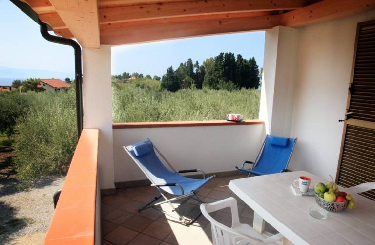 Family-oriented apartment with garden & barbeque | Sea view | Beach nearby | Pets are welcome — photo 4