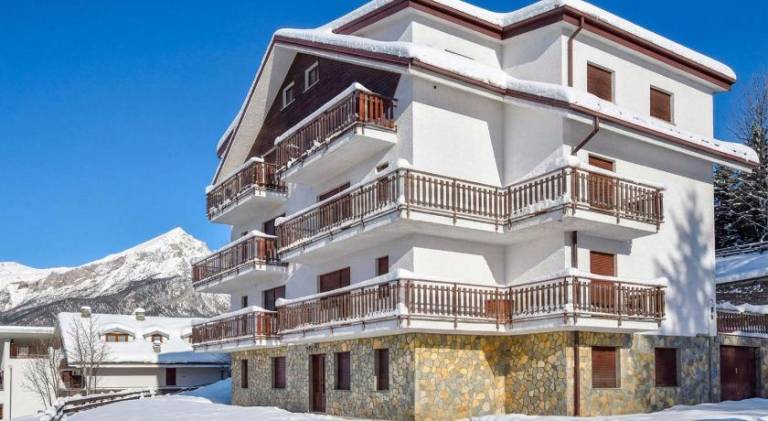 Rental apartment with barbecue & patio in Sauze d'Oulx
