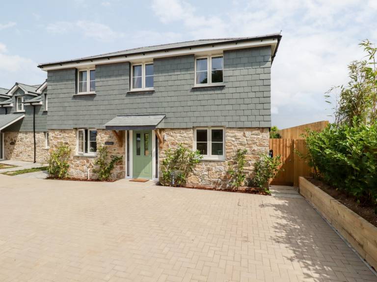 Family-oriented pleasant cottage with garden | Beach view | Dogs allowed in Newquay