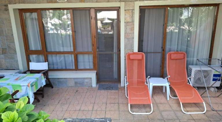 Apartment with pool — photo 4