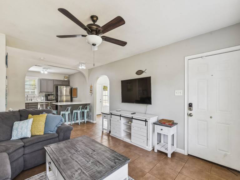 Bonita Beach House — photo 4