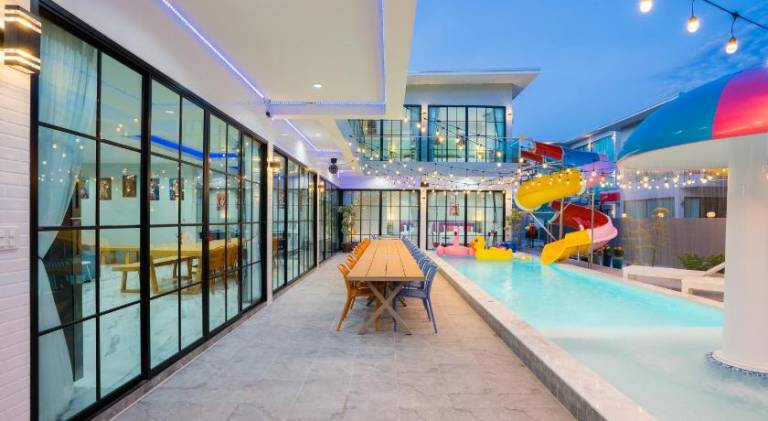 Villa with terrace & pool — photo 3