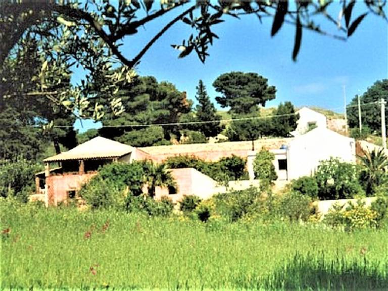 House with grill, terrace & private pool — photo 2