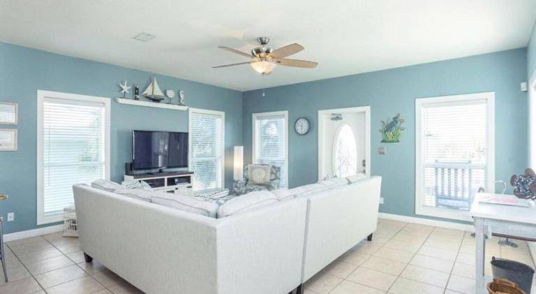 Nice vacation home with pool | Next to the beach | Pets allowed — photo 3