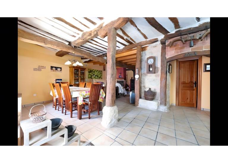 Child-friendly ample vacation home with fast internet & grill | Mountain view | Pets allowed — photo 3