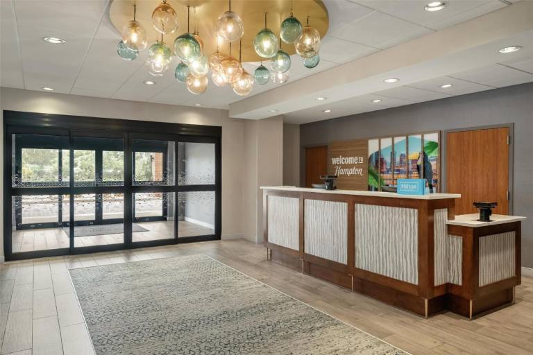 Hampton Inn and Suites by Hilton Tampa Busch Gardens Area — photo 5