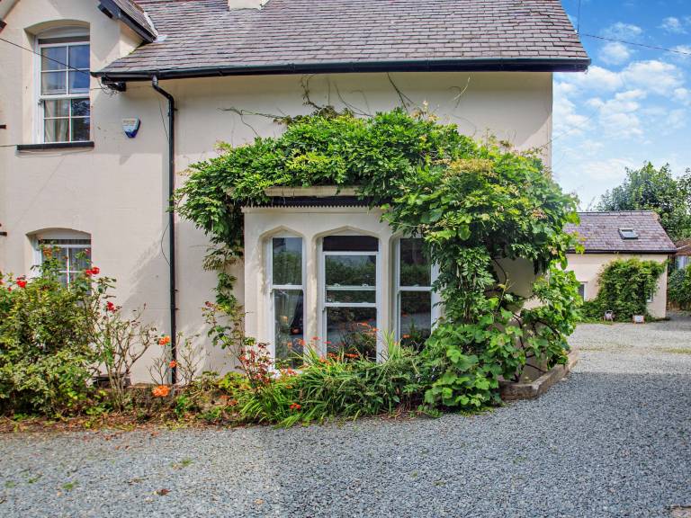 Cottage  Llanfairfechan