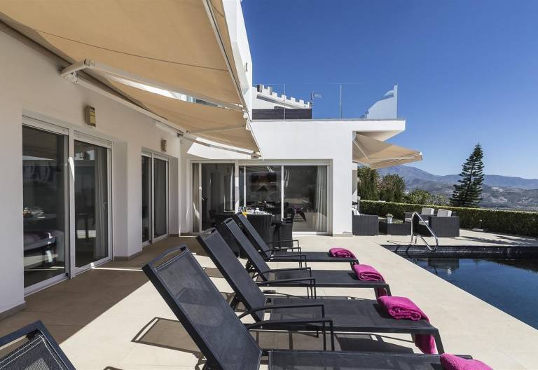 Villa 'Blanca' with Sea View, Wi-Fi and Air Conditioning — photo 2