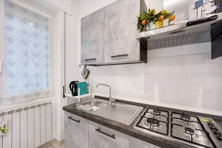 Holiday Apartment "La Ballerina di Alassio" with Terrace & Wi-Fi — photo 3