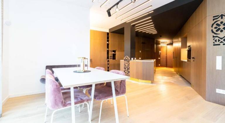 The Tourist 2BD/2BH APT, terrace+parking, by Cohost — photo 2
