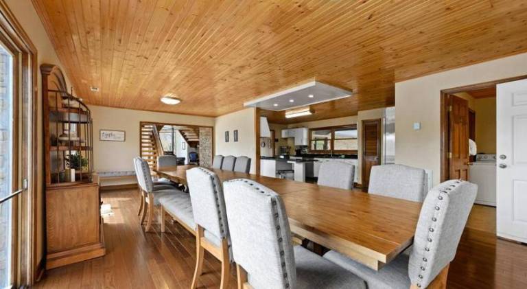 Fully equipped villa with patio, garden & hot tub | Good for workation | Dogs allowed — photo 4