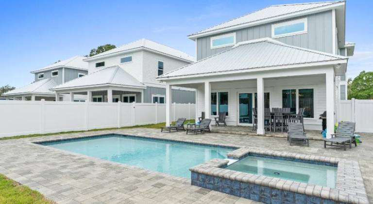 Vacation home with terrace, private pool & barbecue — photo 5