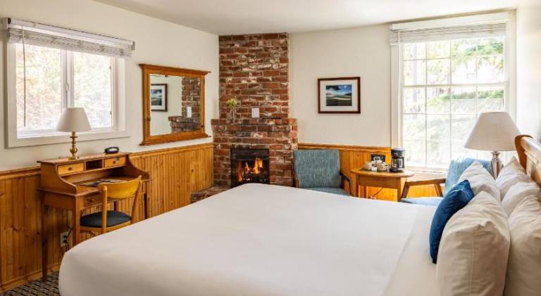Carmel Fireplace Inn — photo 2