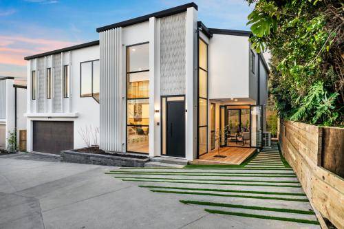House Greenlane