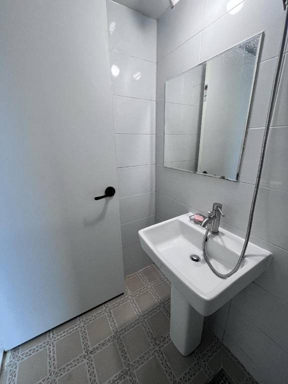New) near hongdae 2rooms, 3beds 1st floor-17 — photo 2
