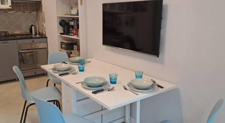 Apartment with pool — photo 4