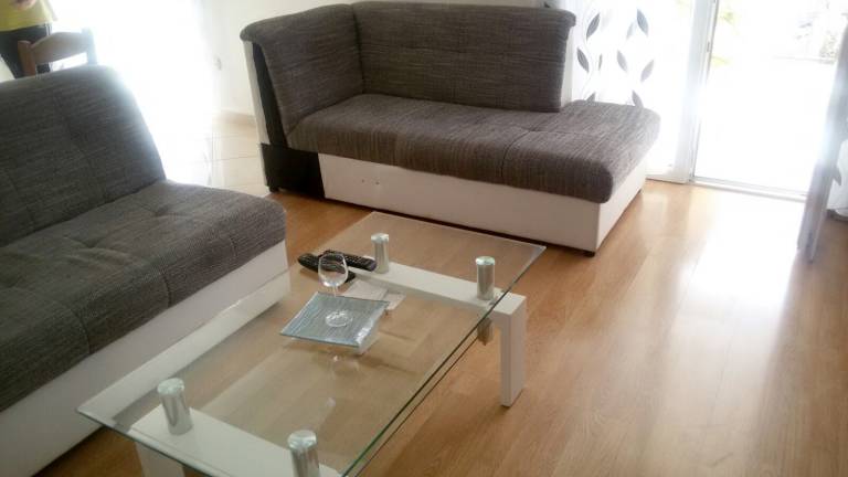 Fully equipped rental apartment with patio & barbeque | Sea view | Beach nearby | Dogs allowed — photo 3
