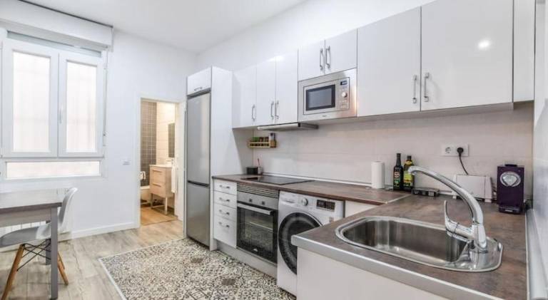 Latina Corporate Housing with Billard &Darts — photo 3