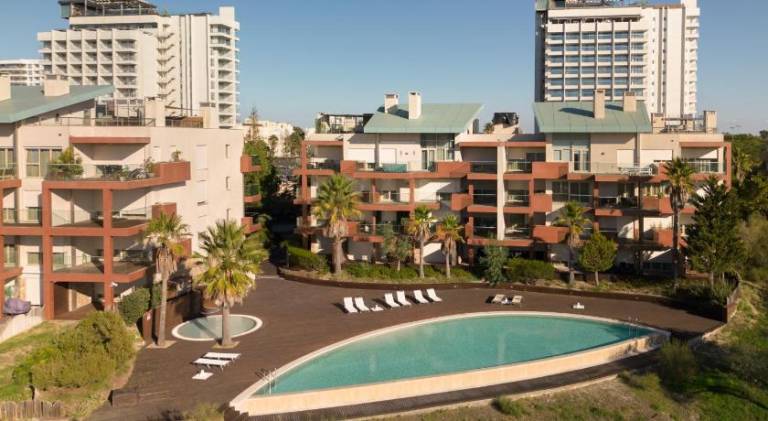 Wonderful serviced apartment with pool & yard | Next to the beach | Pets allowed — photo 4