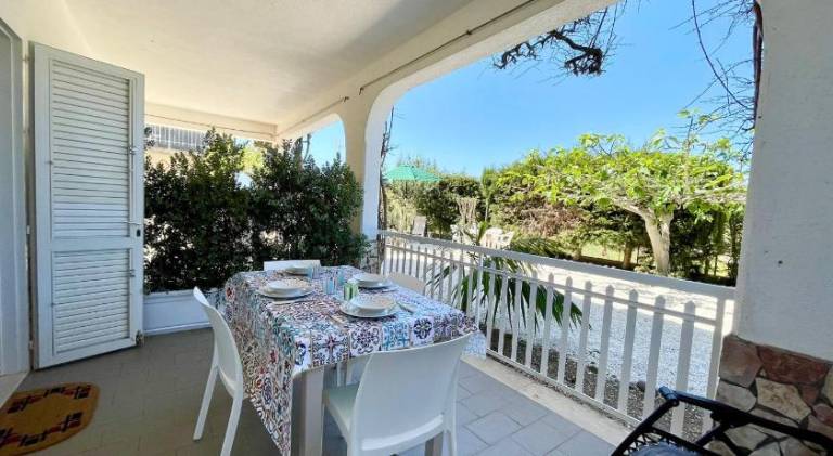 Holiday apartment with yard & terrace — photo 4