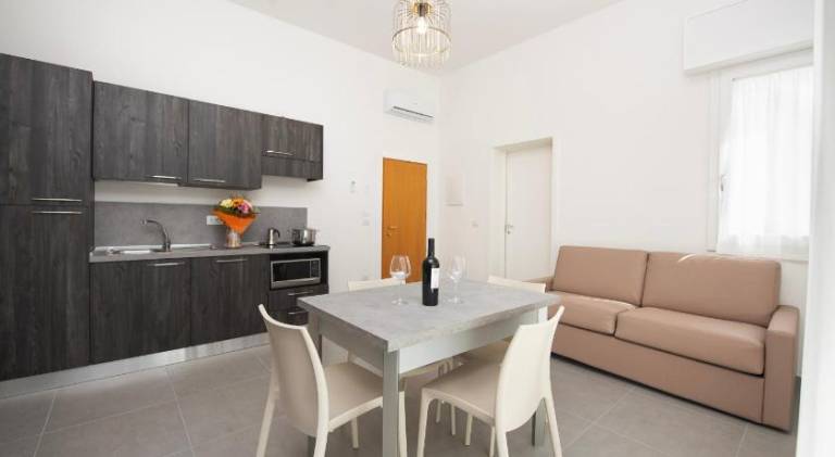 Serviced apartment with garden & terrace | Close to the beach | Pets allowed — photo 2