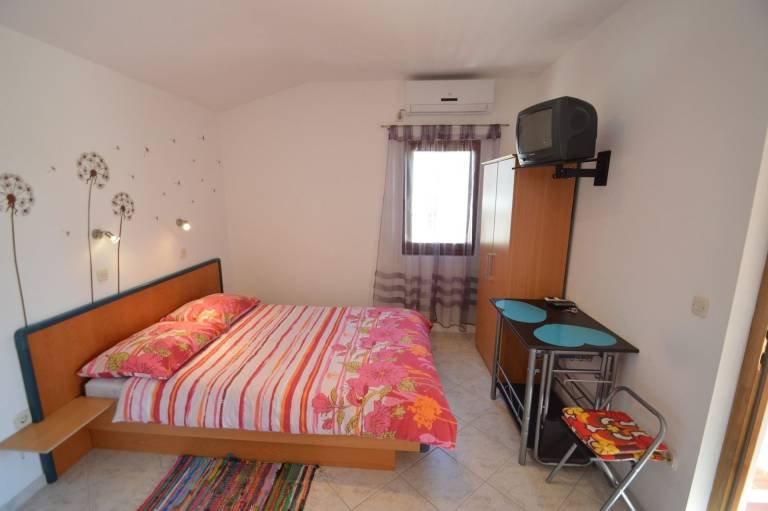 Nice holiday apartment with terrace | Pets are welcome — photo 3