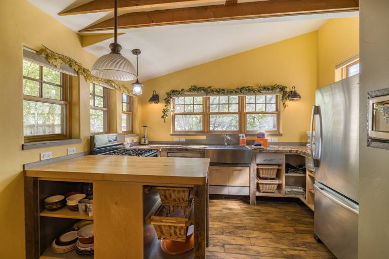 Family-friendly wonderful house with fast internet & hot tub | City view | Pet-friendly — photo 5