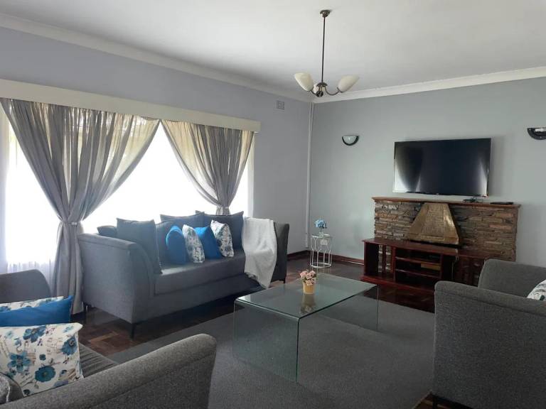 Lovely 3 bed in Mount Pleasant 2153