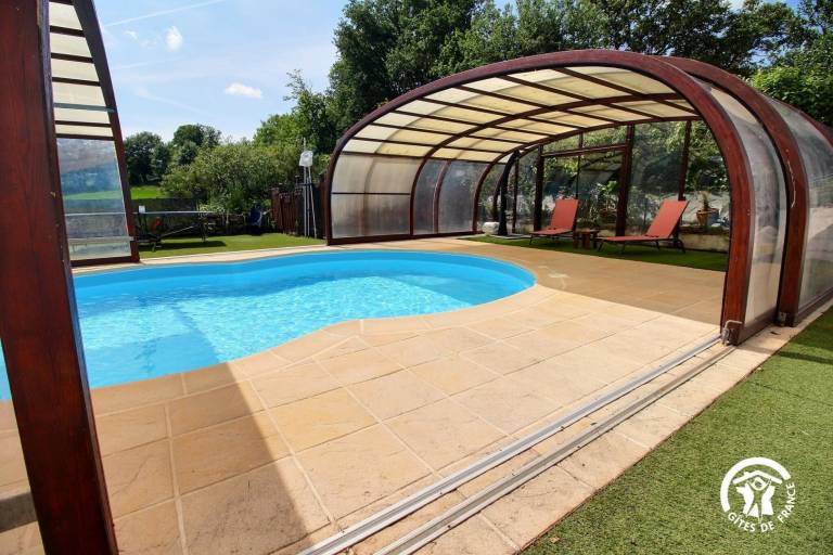 Big gite with yard, sauna & pool | Pets allowed — photo 2
