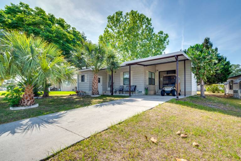 Golf & Pool Access: Home w/ Yard in Lady Lake — photo 2