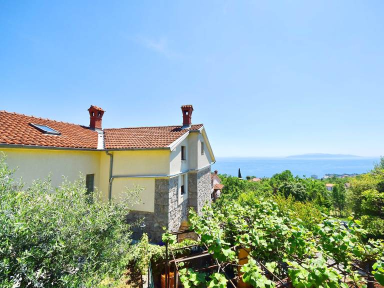 Rental apartment with garden, barbecue & patio — photo 2