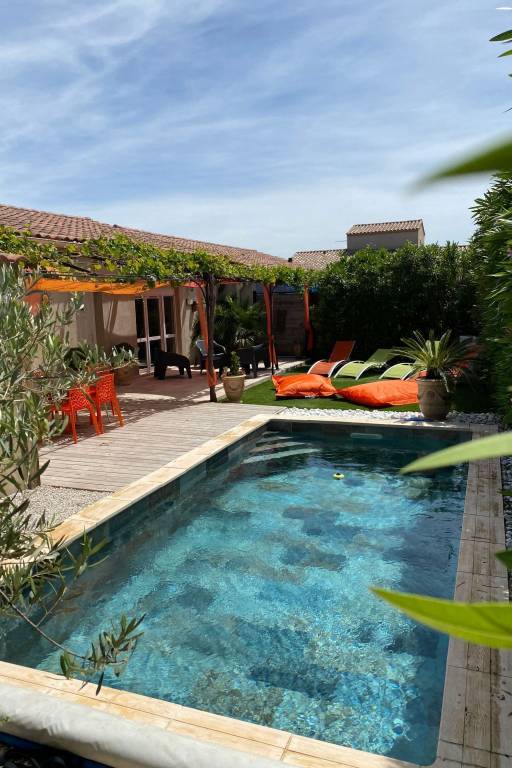 Vacation home with private pool, grill & yard | Dogs allowed — photo 2