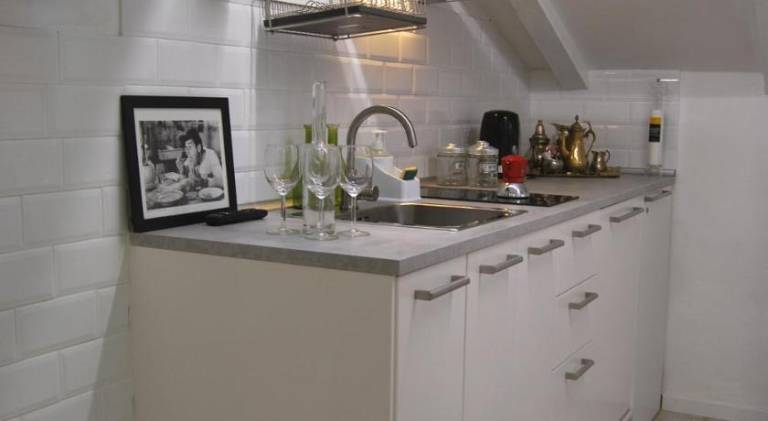 Holiday apartment | Close to Two Towers — photo 3