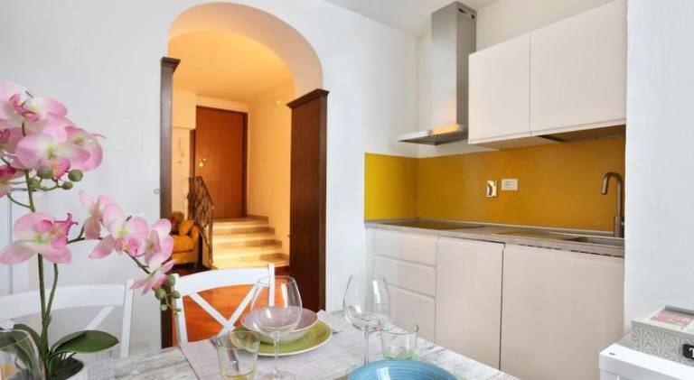 L&D 51 LUXURY SUITES, Ognissanti square — photo 5