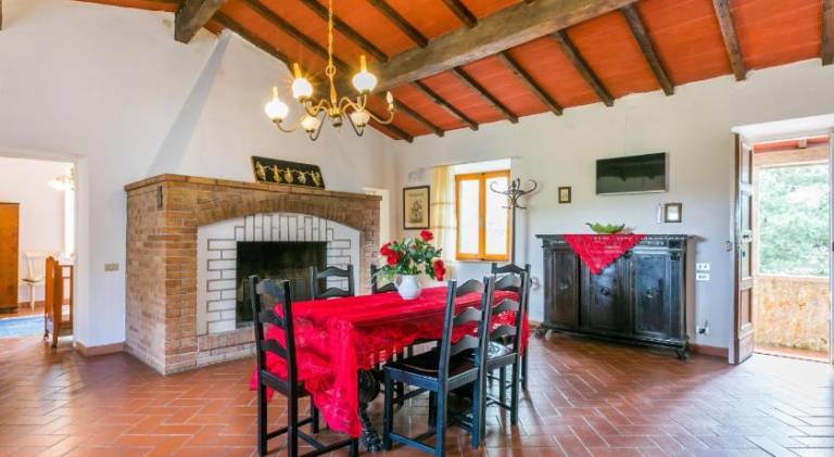 Rental apartment with pool in Monteriggioni