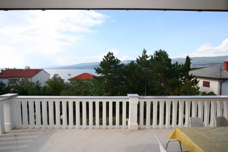 Holiday apartment with balcony and sea view — photo 4