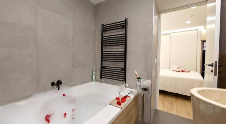 Caceres Deluxe — photo 3
