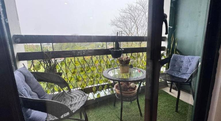 Beautiful serviced apartment with terrace & pool | Pets are welcome — photo 5