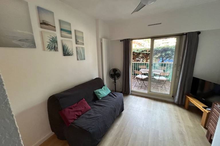 Holiday apartment with patio — photo 5