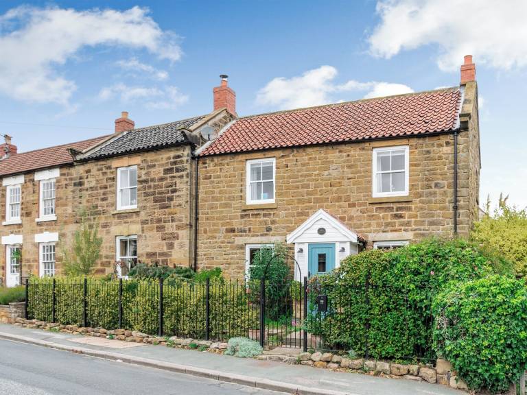 Cottage  Burniston