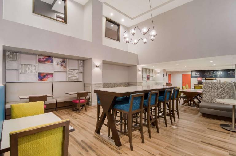 Hampton Inn Wilson Downtown — photo 3