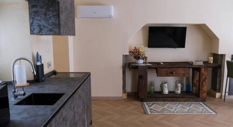 Apartment with patio — photo 5