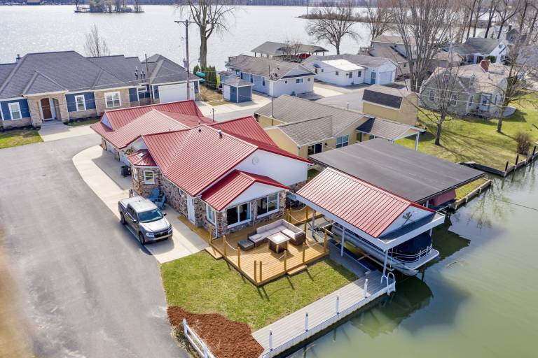 House Indian Lake