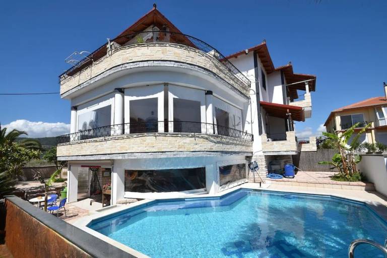 Condo Ammoudia