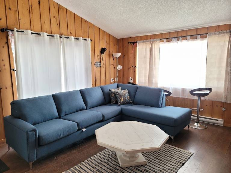 Cabin  Bancroft