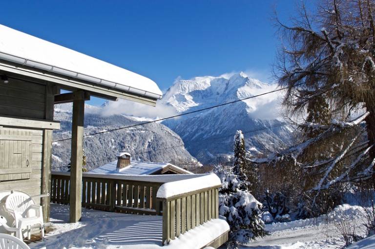 Family-friendly chalet with yard, hot tub & grill | Panoramic view | Pet-friendly — photo 2