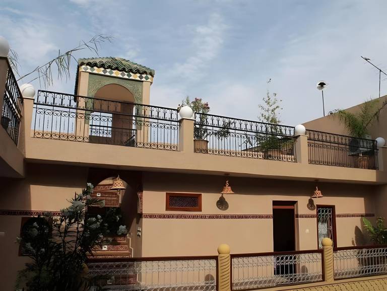 Riad Les Chrifis Navette Aeroport 24 sur 24 in Fes